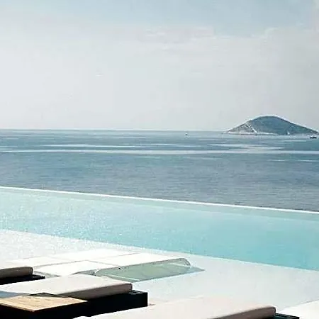 Lures Hotel 4*