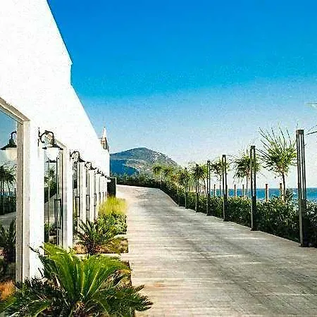 Lures Hotel 4*