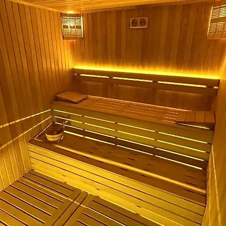 Lures Hotel 4*